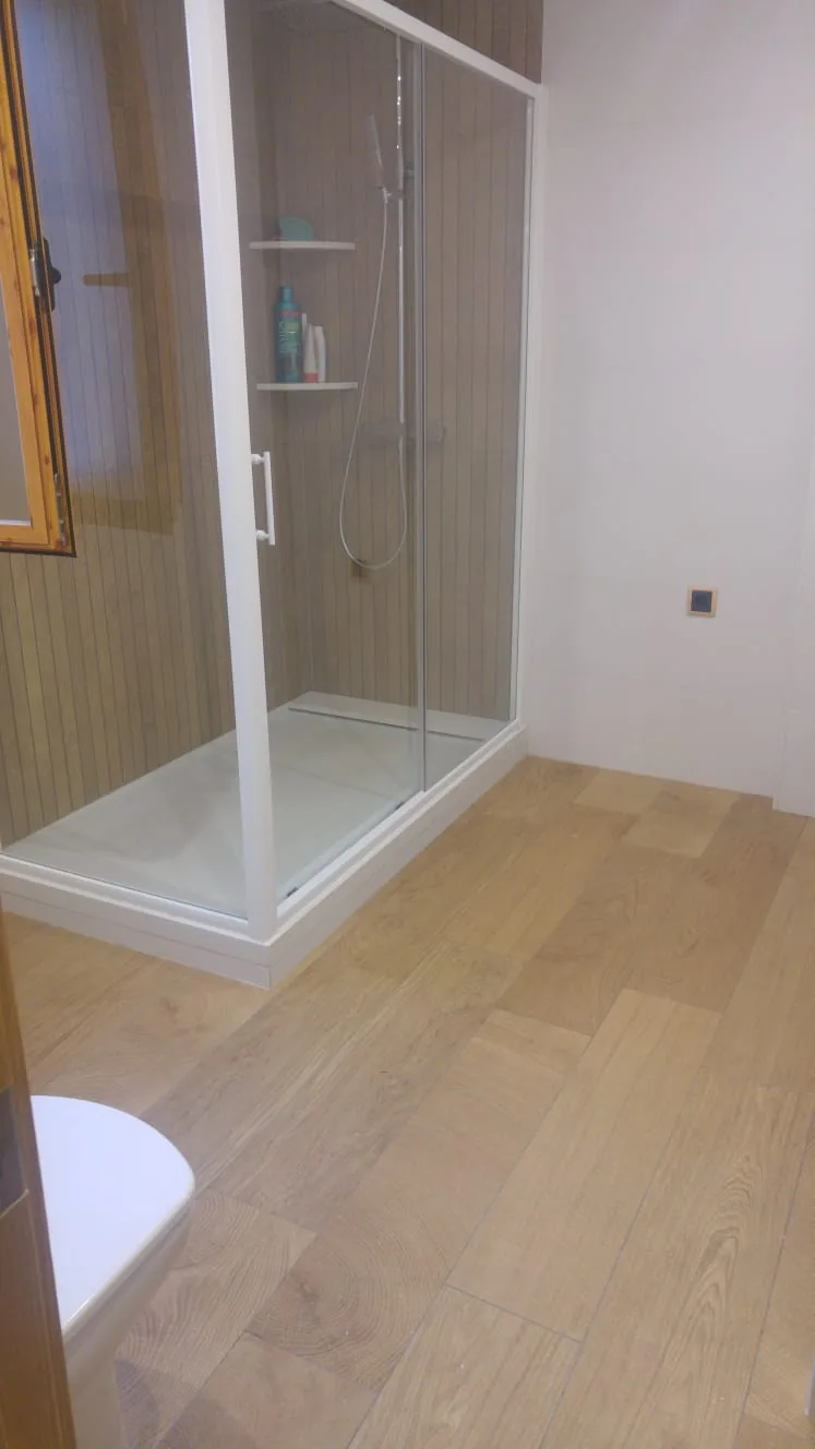 Solución para ducha de Mármoles Torres